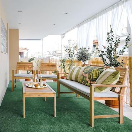 Flowery Penthouse In City Centre Of เทสซาโลนิกิ ภายนอก รูปภาพ